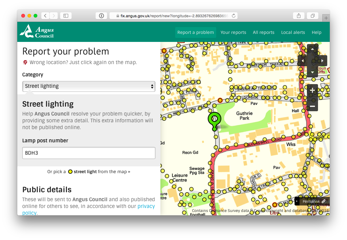 fix.angus.gov.uk shows individual street lights when the Street lighting category is selected.